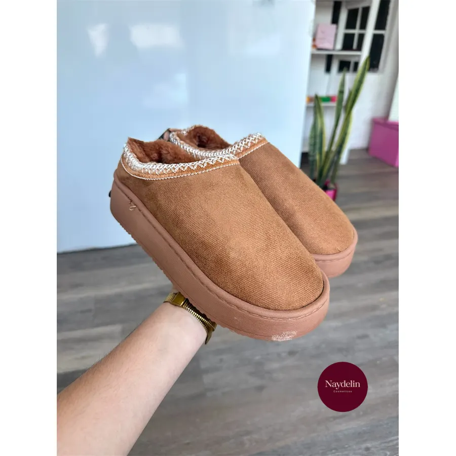 Pantuflas color cafe