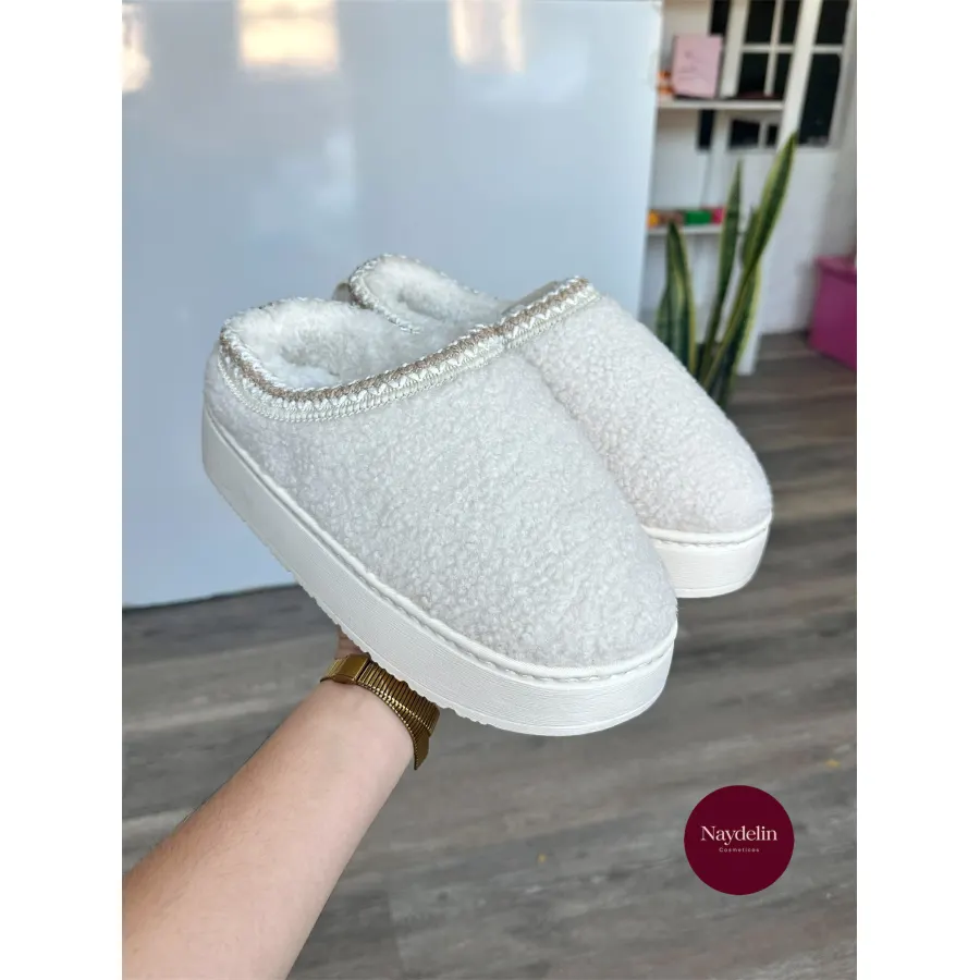 Pantunflas color beige